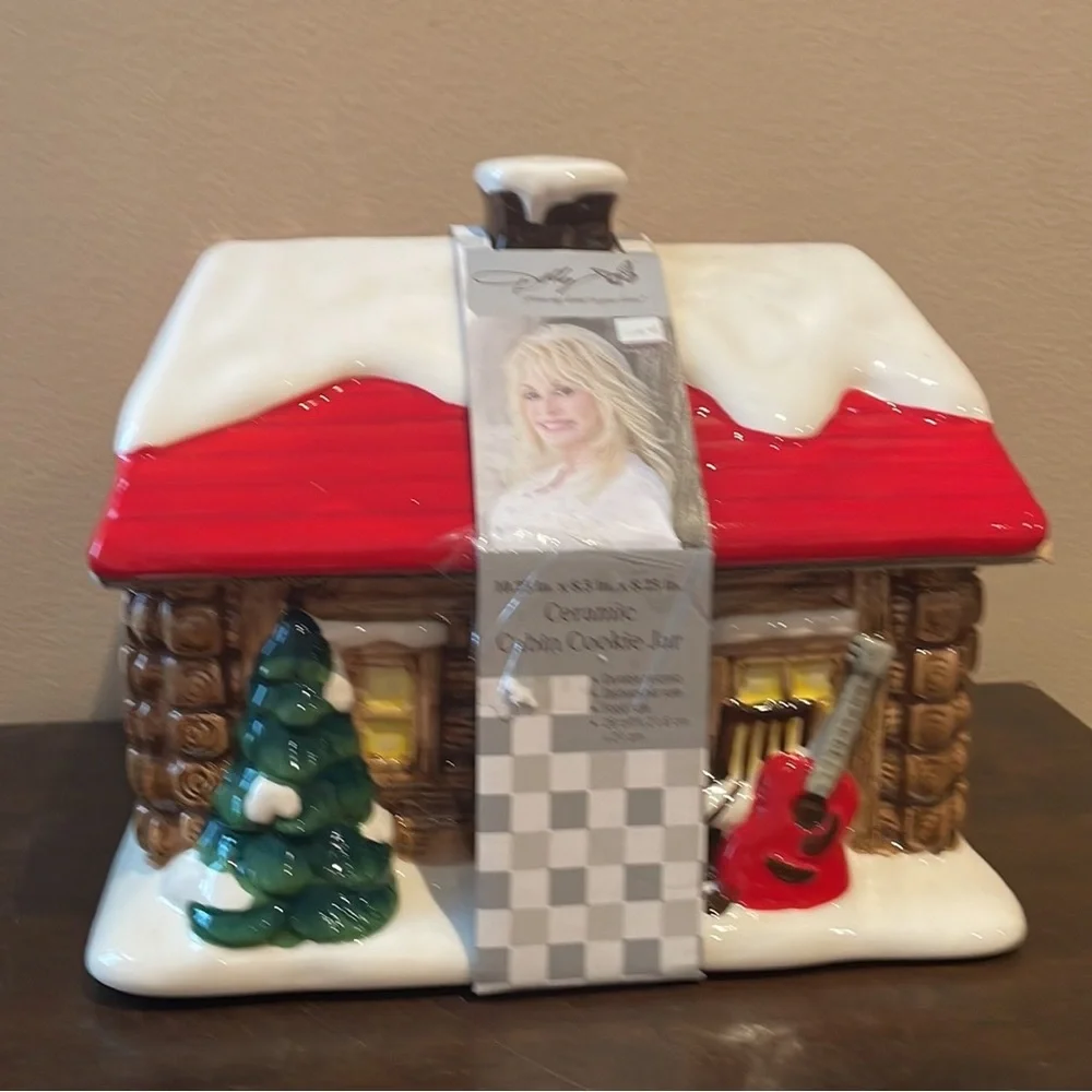 DOLLY PARTON Ceramic Cabin Cookie Jar Winter Holiday Christmas Decor Canister